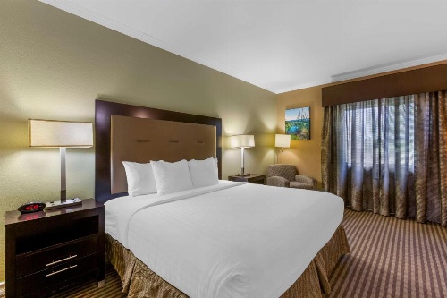 Best Western Royal Sun Inn & Suites image 12