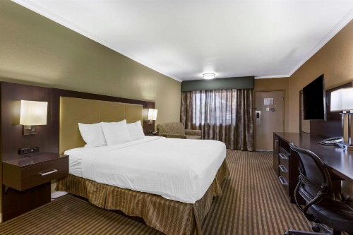 Best Western Royal Sun Inn & Suites image 16