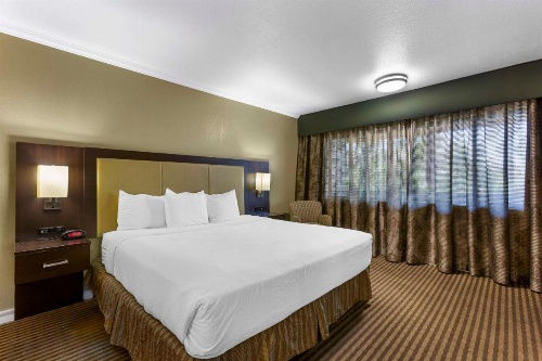 Best Western Royal Sun Inn & Suites image 22